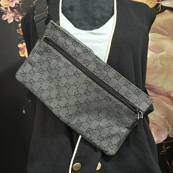 Gucci waist/sling bag - Picture 2 of 8